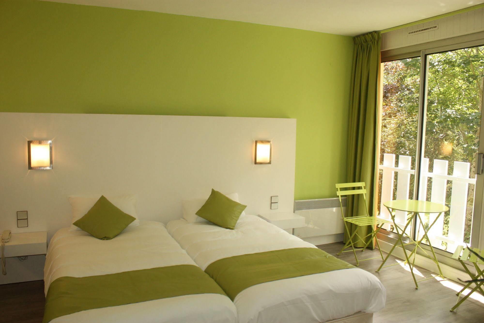 Latitude Ouest Hotel Restaurant & Spa 로크로난 외부 사진