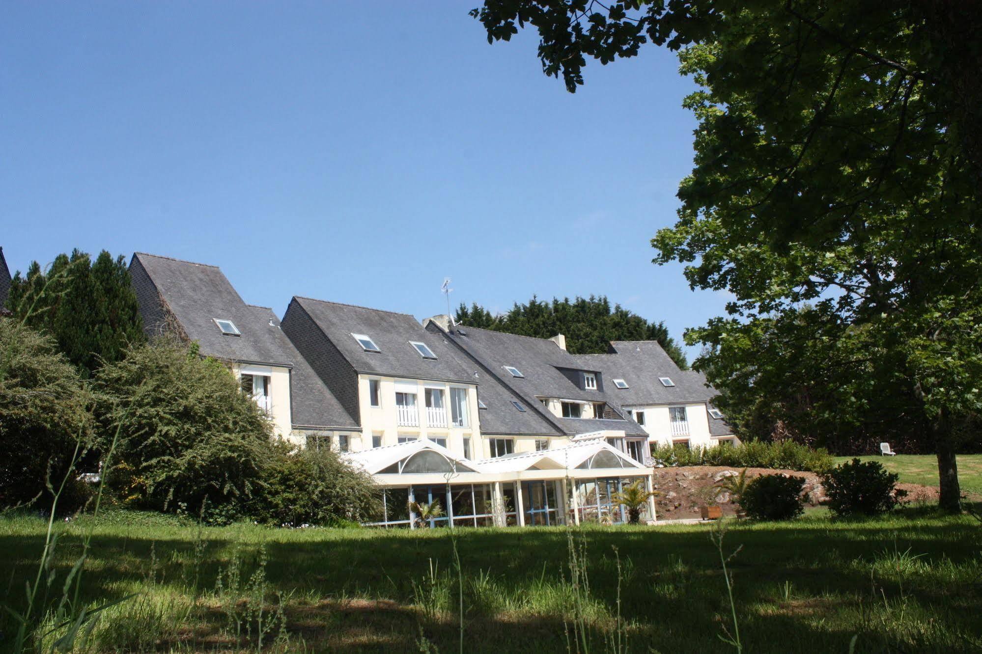 Latitude Ouest Hotel Restaurant & Spa 로크로난 외부 사진